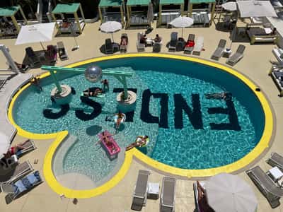 ENDLSS Beach & Disco Hotel