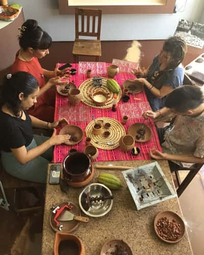 Manos al cacao: Taller de chocolatería mexicana