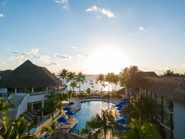 The Reef Coco Beach 