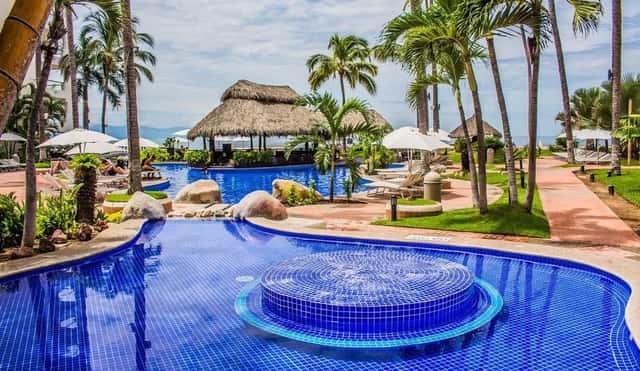 Plaza Pelicanos Grand Beach Resort