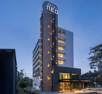 Hotel Neo Kota Baru Parahyangan