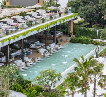 Lay Beach Club