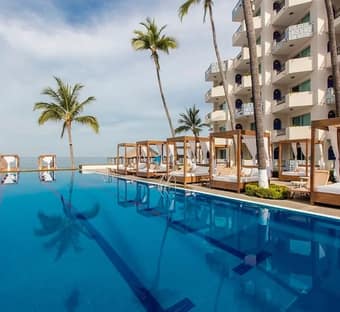 Crown Paradise Golden Hotel