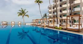 Crown Paradise Golden Hotel