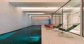 Luster Hotel