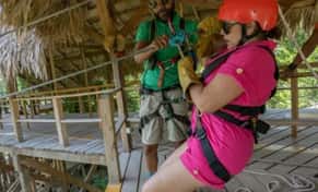 Hotel Ziplines Adventures con day pass