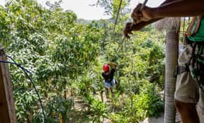 Hotel Ziplines and Monkeyland Combo con day pass