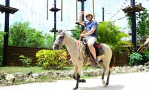 Hotel Tour Paseo a Caballo VIP con day pass