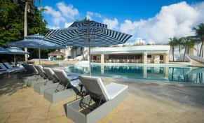 Hotel Viva Heavens by Wyndham con day pass