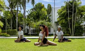 Hotel Viva Heavens by Wyndham con day pass