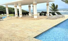 Hotel Peninsula Esmeralda Luxury Hotel & Villas con day pass