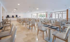 Hotel Globales Isabel con day pass