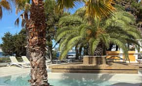 Hotel ENDLSS Beach & Disco Hotel con day pass