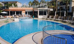 Hotel Globales Janeiro con day pass