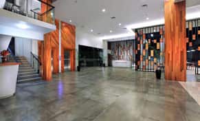 Hotel Harper Purwakarta con day pass
