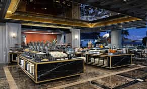 Hotel Royal Malioboro by Aston con day pass