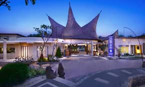 Hotel Aston Sunset Beach Resort con day pass