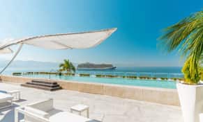 Hotel Krystal Grand Puerto Vallarta  con day pass