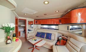 Hotel Navega con estilo y confort a bordo del PRO con day pass