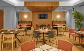 Hotel City Express Plus by Marriott Mazatlan con day pass