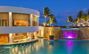 Hotel Krystal Grand Cancún con day pass
