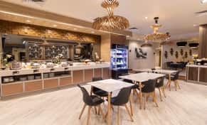 Hotel Mera VIP Lounges Terminal 4 con day pass