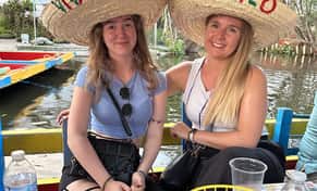 Hotel Fiestas en Xochimilco con day pass