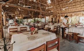 Hotel Tour Privado Izamal Pueblo Mágico con day pass