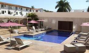 Hotel City Express Plus by Marriott Puerto Vallarta con day pass