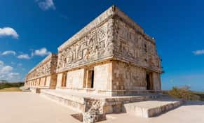 Hotel Tour Privado Uxmal Zona Arqueológica  con day pass
