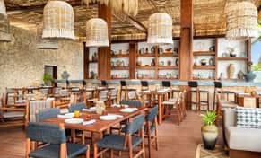 Hotel Ennea Beach Club by Hyatt Vivid Grand Island con day pass