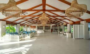 Hotel zzzViva Fortuna Beach by Wyndham con day pass