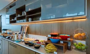 Hotel zzzAC Hotel by Marriott Santa Marta con day pass