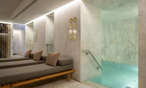 Hotel zzzAzure Wellness & Spa con day pass