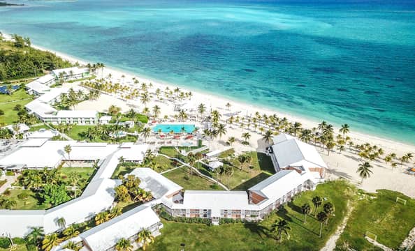 Hotel Viva Fortuna Beach by Wyndham con day pass