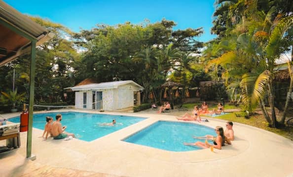 Hotel Viajero La Fortuna Hostel con day pass