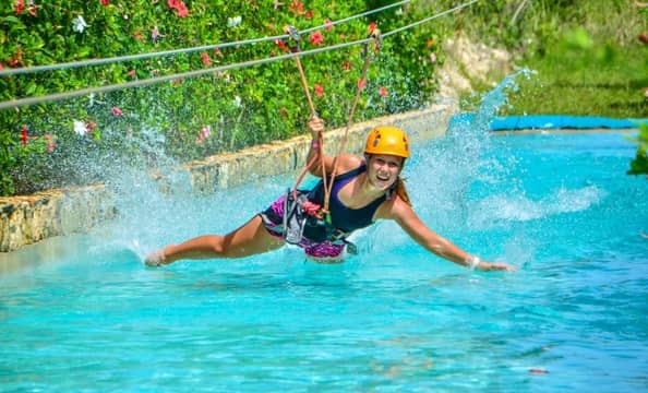 Hotel Tour de Buggy, Zip Line, Caballo, Splash of Emotions  con day pass