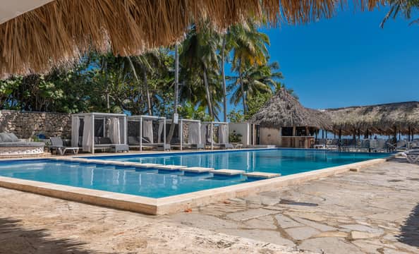 Hotel TRIBE RESORTS con day pass