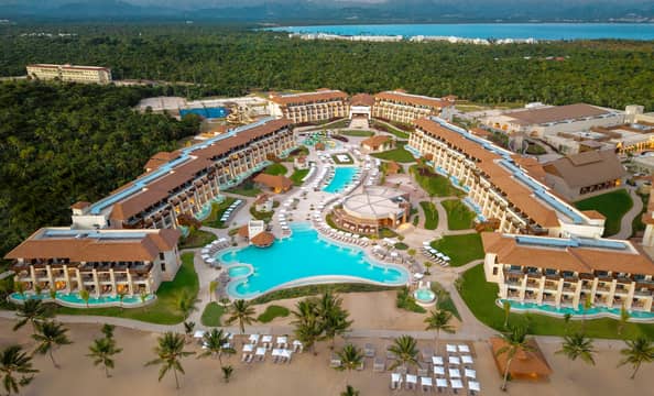 Hotel Secrets Playa Esmeralda Resort & Spa con day pass