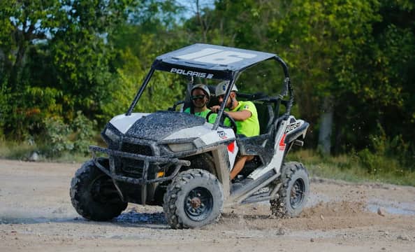Hotel Tour Buggy y Caballo con day pass