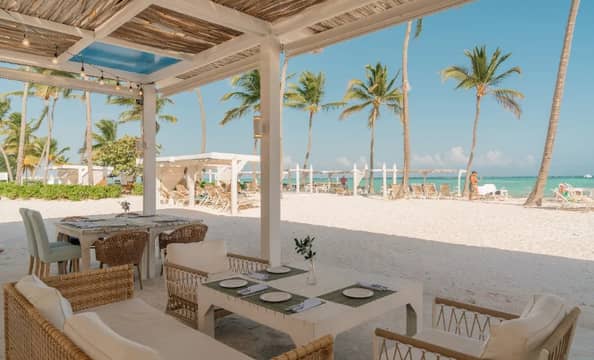 Hotel Juanillo Grill & Beach Club con day pass