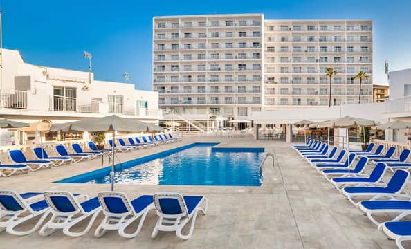 Hotel Globales Condes de Alcudia con day pass