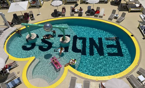 Hotel ENDLSS Beach & Disco Hotel con day pass