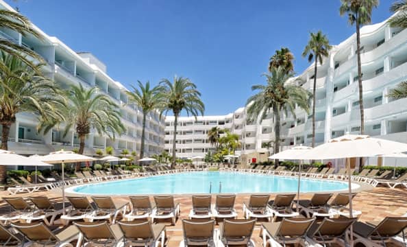 Hotel Akeah Broncemar con day pass