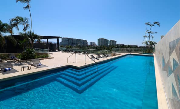 Hotel Holiday Inn & Suites Puerto Vallarta Marina & Golf an IHG Hotel con day pass