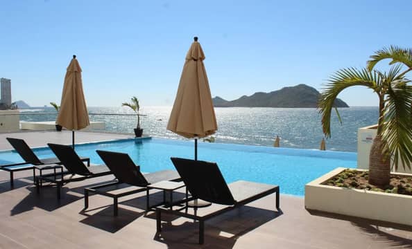 Hotel DoubleTree By Hilton Mazatlán con day pass
