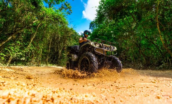Hotel Extreme Adventuring Cancún con day pass