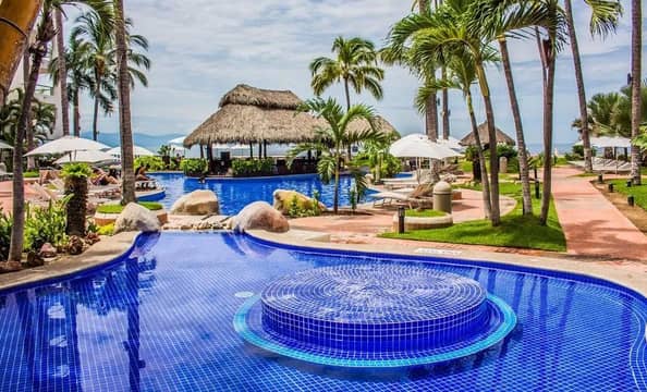 Hotel Plaza Pelicanos Grand Beach Resort con day pass