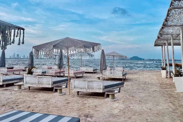 Hotel Club Kabanna Luxury Beach Club con day pass