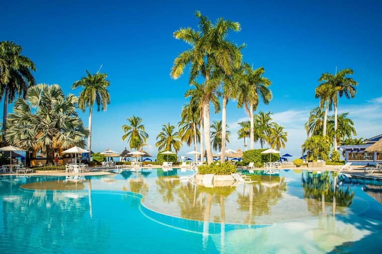 Hotel Zuana Beach Resort con day pass